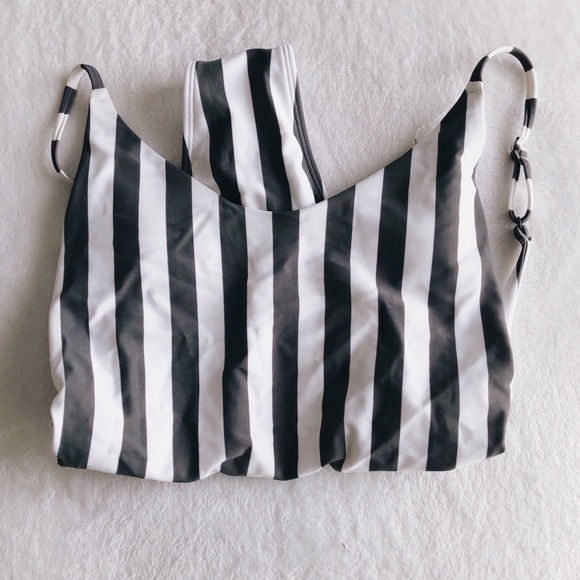 Striped Low back swim suit - Picture 2 of 4